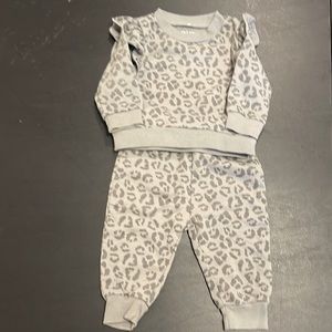 Chick Pea set. Size 3-6 months